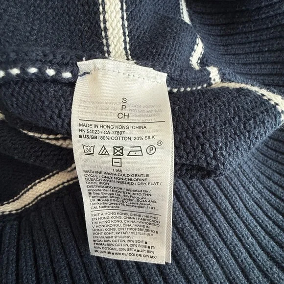 BANANA REPUBLIC Navy Stripe Cotton Silk Sweater
Size Small - Picture 8 of 9